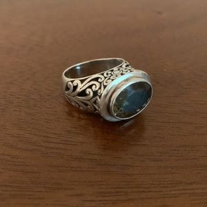 Sterling Silver vintage ring with gemstone
